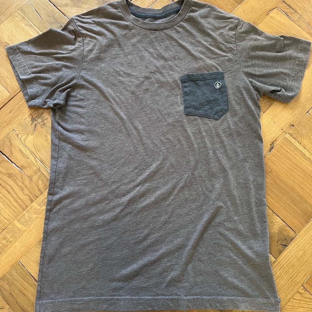 Volcom Men’s Tshirt Size Medium